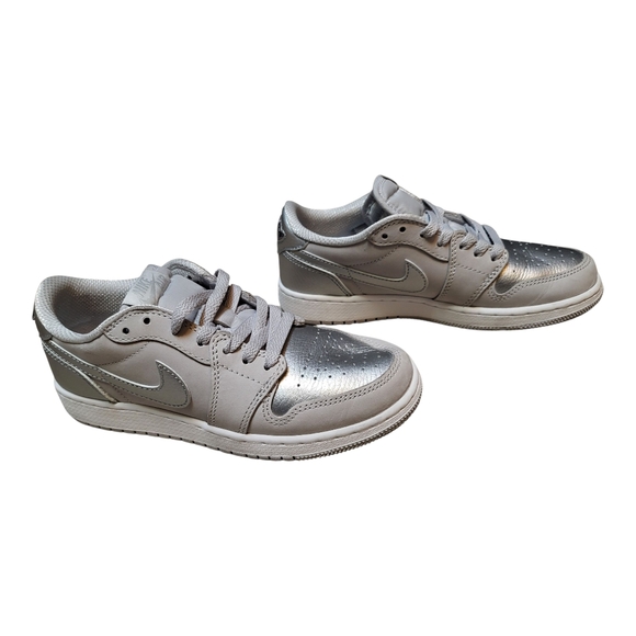 Nike Air Jordan Retro Low OG (GS) Metallic Silver Youth Size